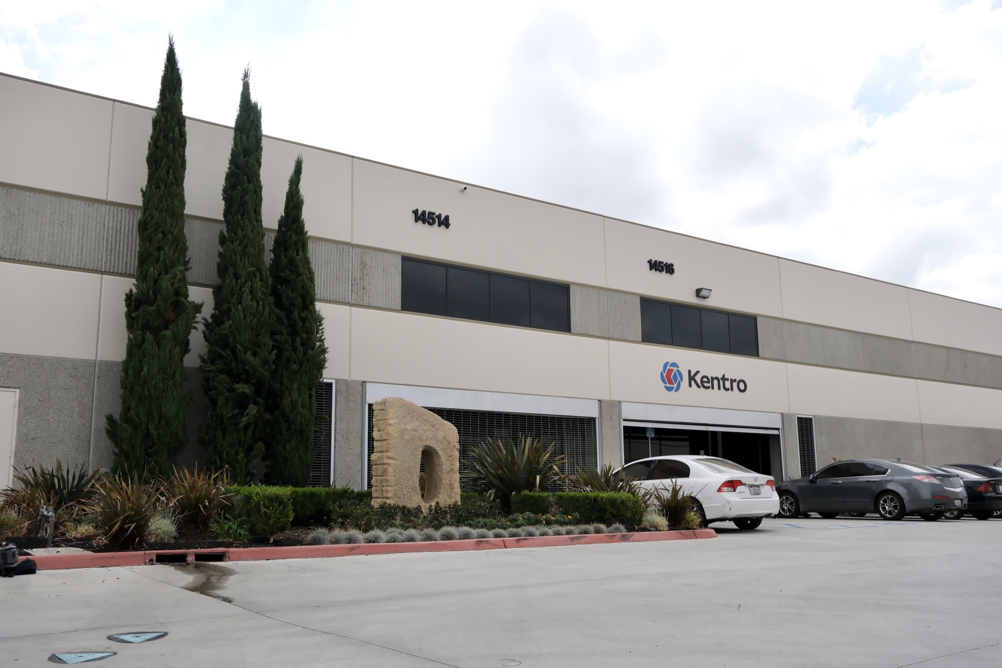 14514&ndash;14516 Garfield Ave building elevation with Kentro signage and tenant parking